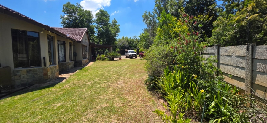 5 Bedroom Property for Sale in Wilkoppies North West